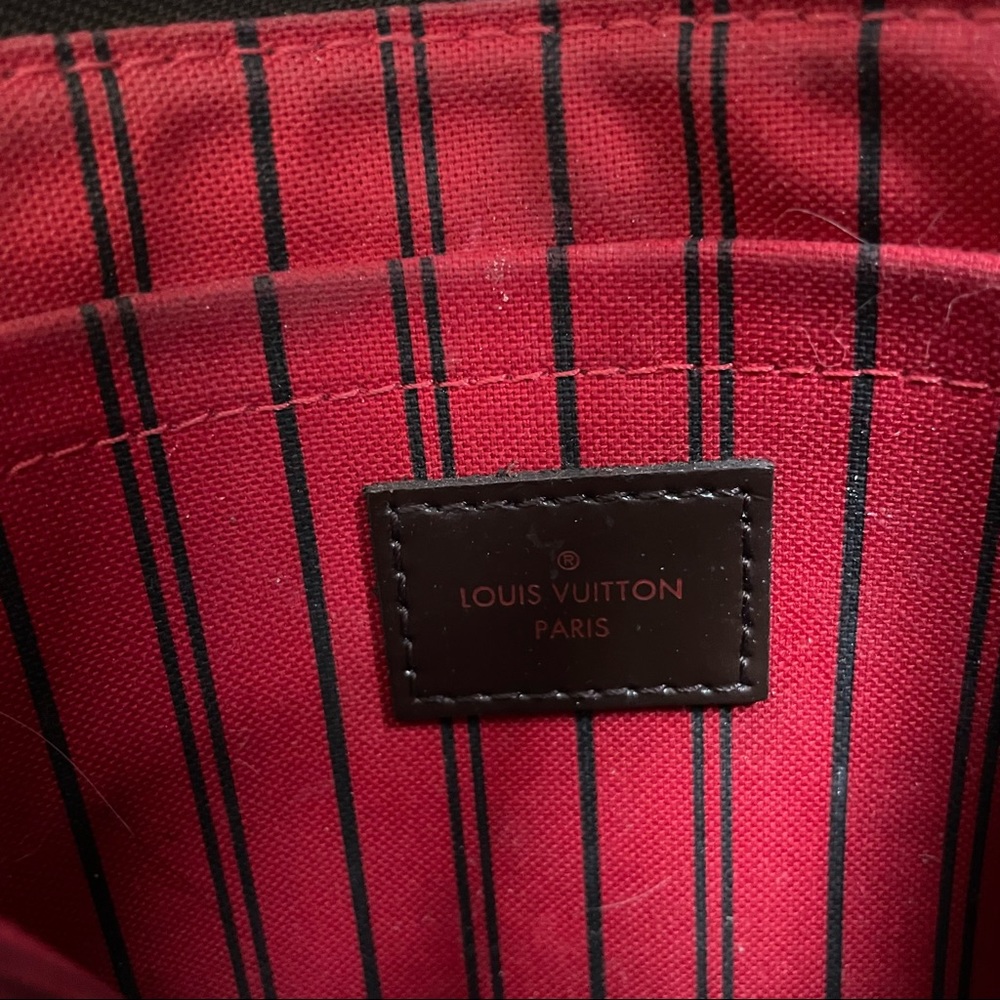 Louis Vuitton Neverfull Bag - Picture 7 of 11
